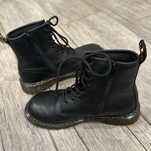 Dr. Martens air walk black combat boots size 5